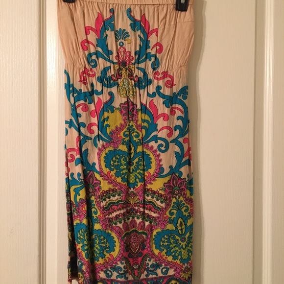 Sleeveless Patterned Dress - Picture 2 of 2